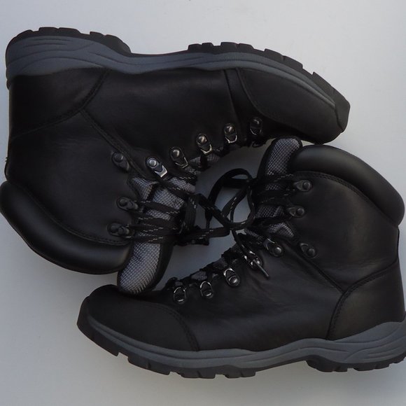 SIZE 10.5 D. Lands\' End leather winter hiking snow boots.